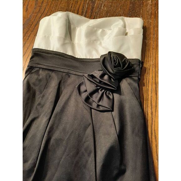 Jr Size 3 Teeze Me Black White Sleeveless Rosette Mini Dress Wedding Prom Party - Picture 2 of 2